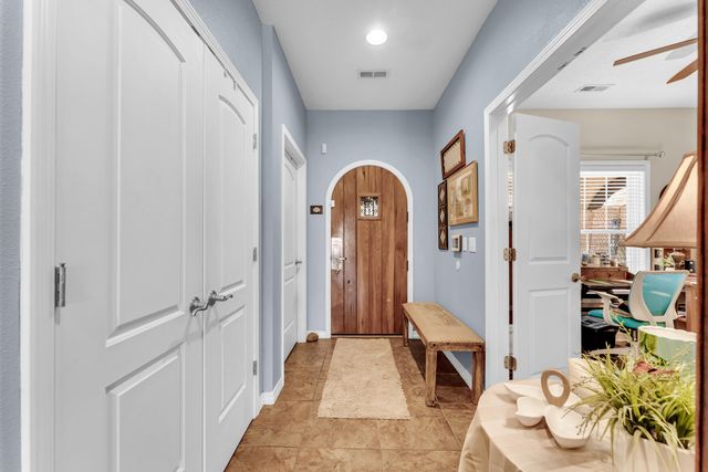 157 N Tuscany Drive, Hollister, MO 65672