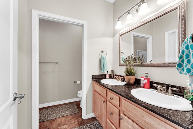 157 N Tuscany Drive, Hollister, MO 65672