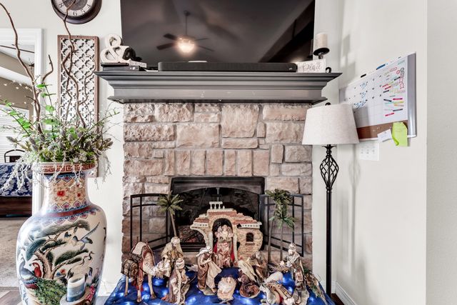 157 N Tuscany Drive, Hollister, MO 65672