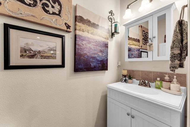 157 N Tuscany Drive, Hollister, MO 65672