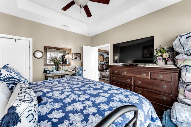 157 N Tuscany Drive, Hollister, MO 65672