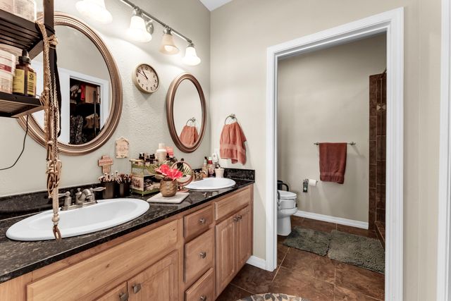 157 N Tuscany Drive, Hollister, MO 65672