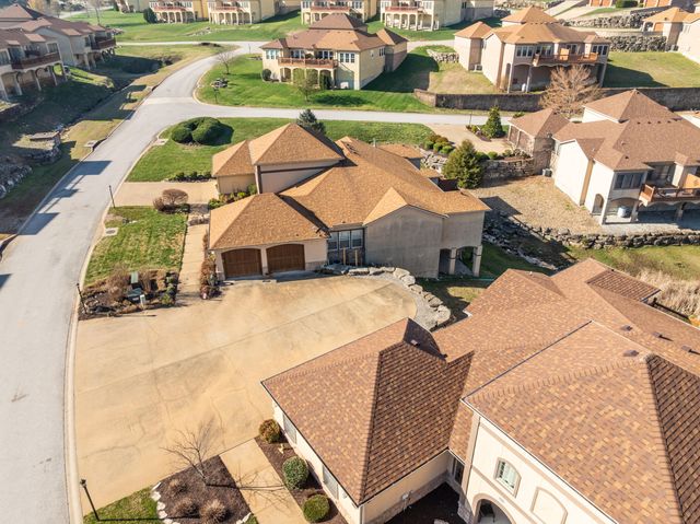 157 N Tuscany Drive, Hollister, MO 65672