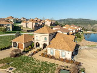 157 N Tuscany Drive, Hollister, MO 65672