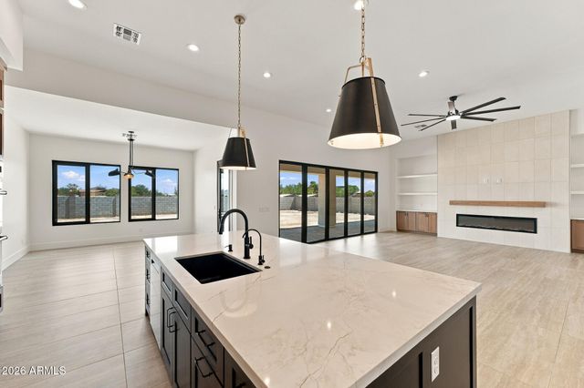608 E Leisure Lane, Phoenix, AZ 85086