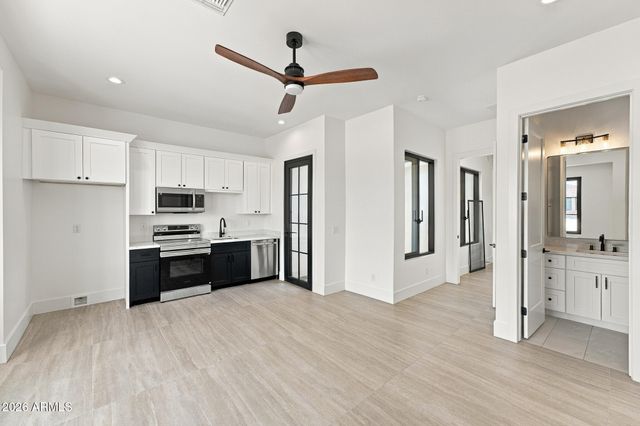 608 E Leisure Lane, Phoenix, AZ 85086