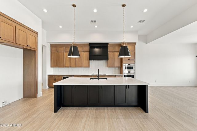 608 E Leisure Lane, Phoenix, AZ 85086