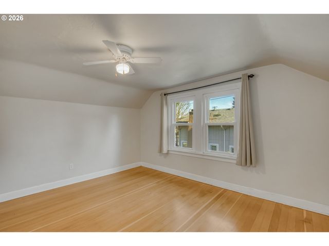 3724 Se FRANKLIN St, Portland, OR 97202