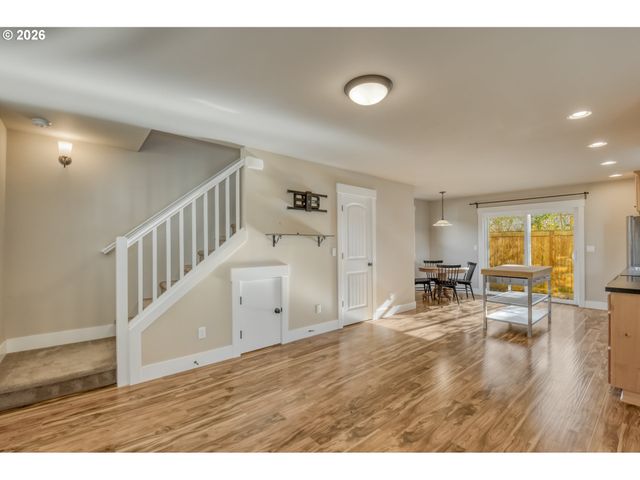 3724 Se FRANKLIN St, Portland, OR 97202