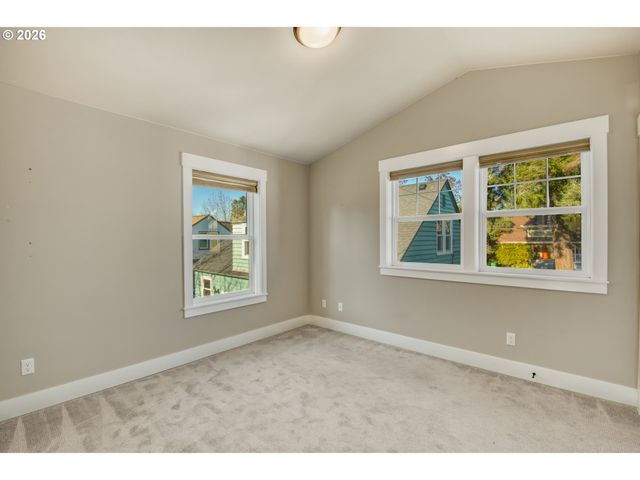 3724 Se FRANKLIN St, Portland, OR 97202