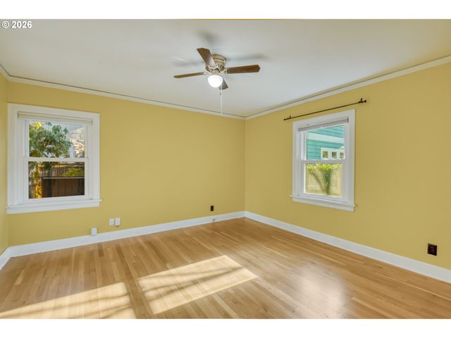 3724 Se FRANKLIN St, Portland, OR 97202