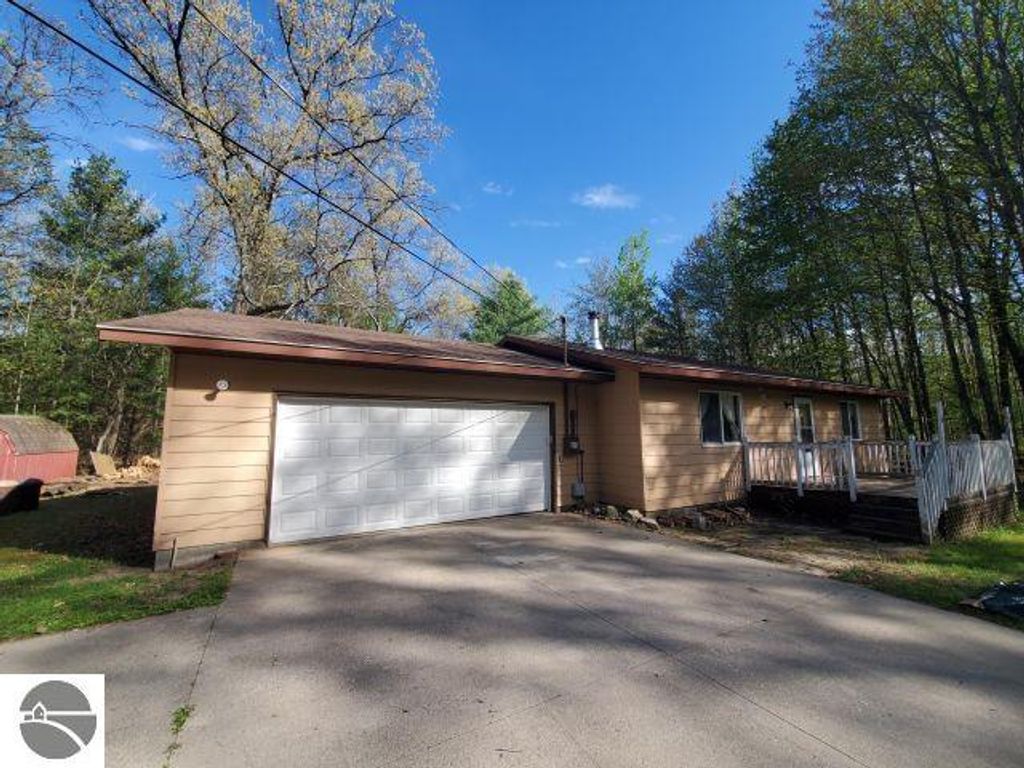 4022 Chippewa Trail, Hale, MI 48739