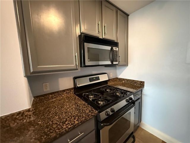 700 E 8th Street 15O, Kansas City, MO 64106