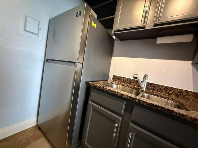 700 E 8th Street 15O, Kansas City, MO 64106