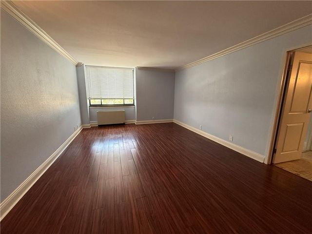 700 E 8th Street 15O, Kansas City, MO 64106