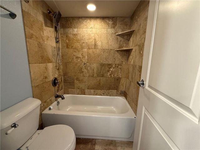 700 E 8th Street 15O, Kansas City, MO 64106