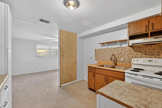 614 SPRUCE STREET, Plant City, FL 33563