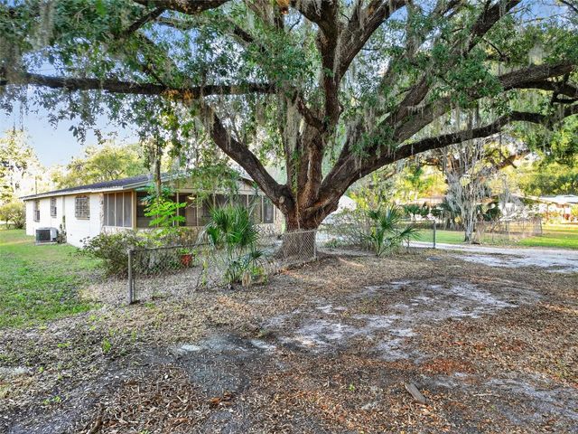 614 SPRUCE STREET, Plant City, FL 33563