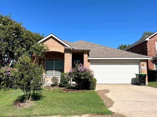 1249 Sandpiper, Aubrey, TX 76227