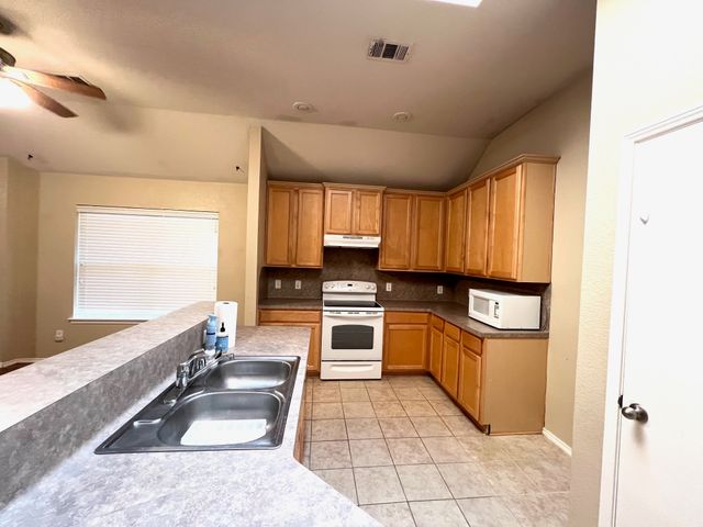 1249 Sandpiper, Aubrey, TX 76227