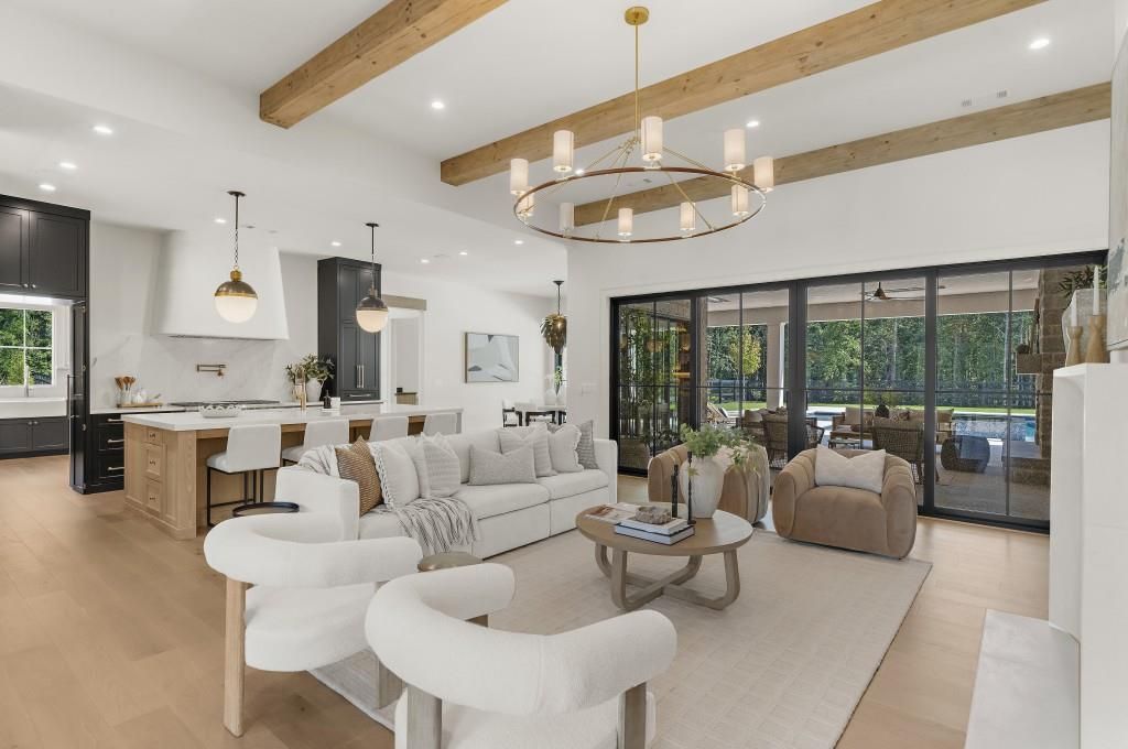 Image 11 of property listing at 113 Hickory Flat Rd, Alpharetta, GA 30004