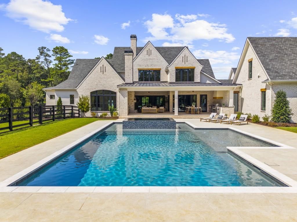 Image 4 of property listing at 113 Hickory Flat Rd, Alpharetta, GA 30004