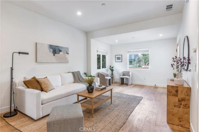 2420 Riverdale, Los Angeles, CA 90031