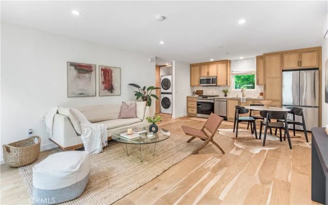 2420 Riverdale, Los Angeles, CA 90031
