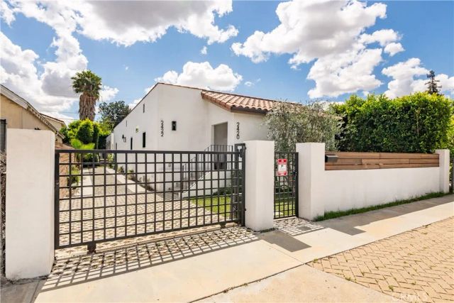 2420 Riverdale, Los Angeles, CA 90031