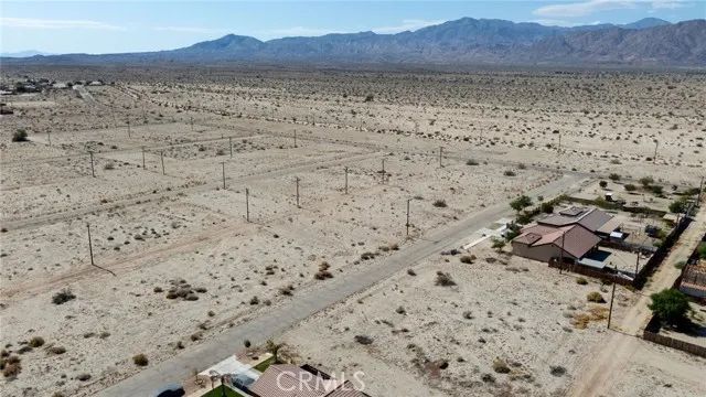 1483 Long Branch, Thermal, CA 92274