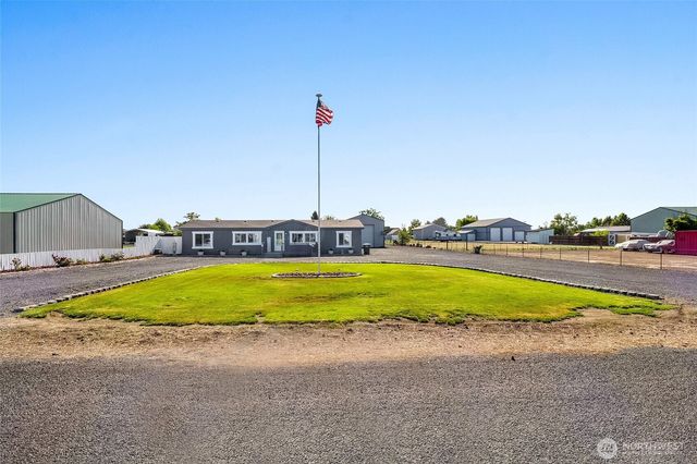 3327 Firouzi Drive NE, Moses Lake, WA 98837