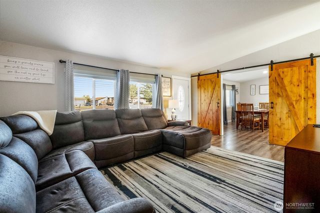 3327 Firouzi Drive NE, Moses Lake, WA 98837