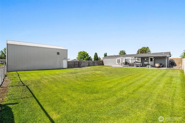 3327 Firouzi Drive NE, Moses Lake, WA 98837