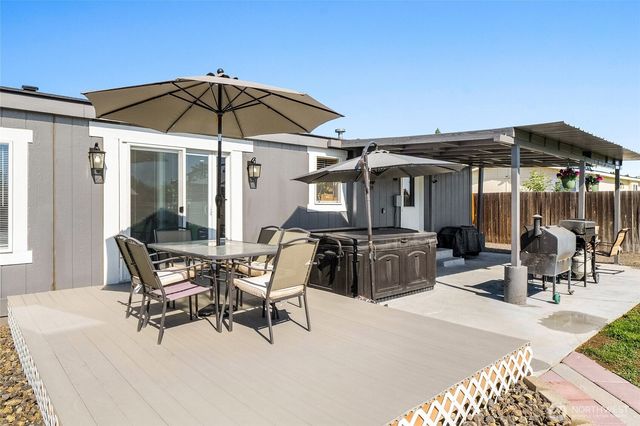 3327 Firouzi Drive NE, Moses Lake, WA 98837