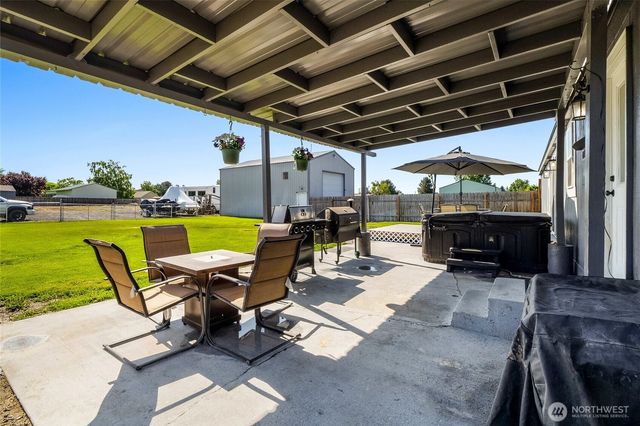 3327 Firouzi Drive NE, Moses Lake, WA 98837