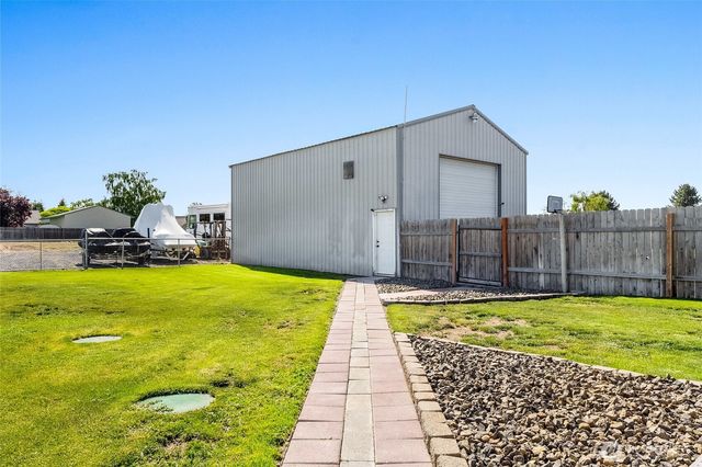 3327 Firouzi Drive NE, Moses Lake, WA 98837
