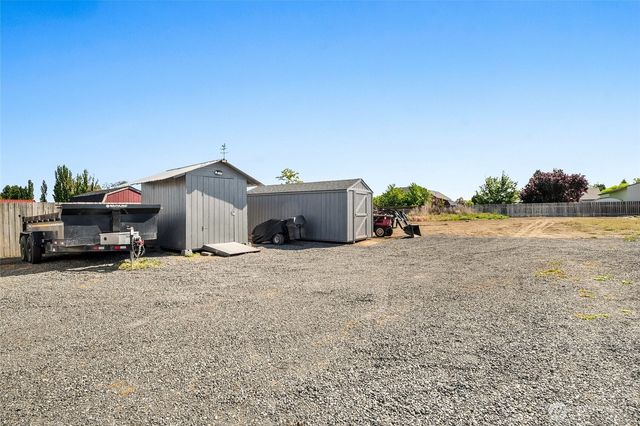 3327 Firouzi Drive NE, Moses Lake, WA 98837