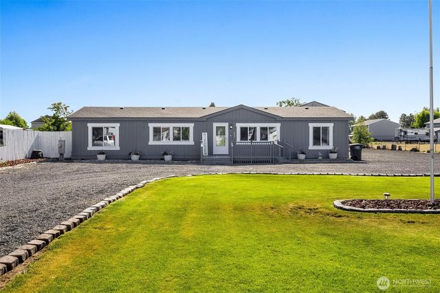 3327 Firouzi Drive NE, Moses Lake, WA 98837