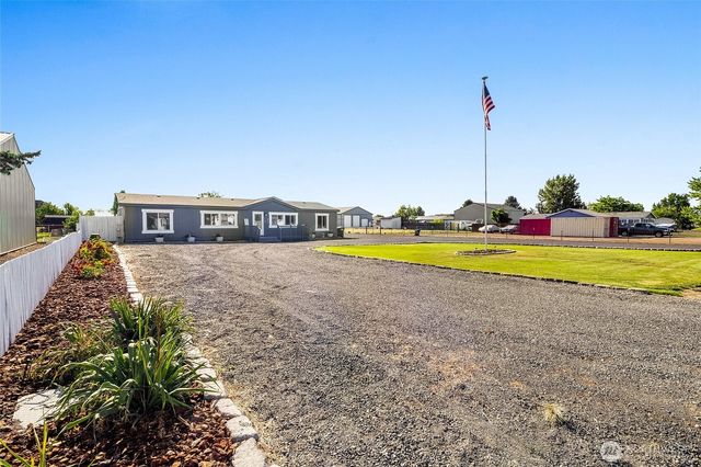 3327 Firouzi Drive NE, Moses Lake, WA 98837
