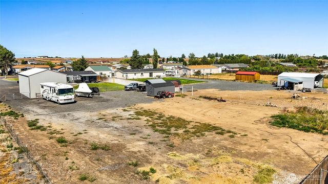 3327 Firouzi Drive NE, Moses Lake, WA 98837