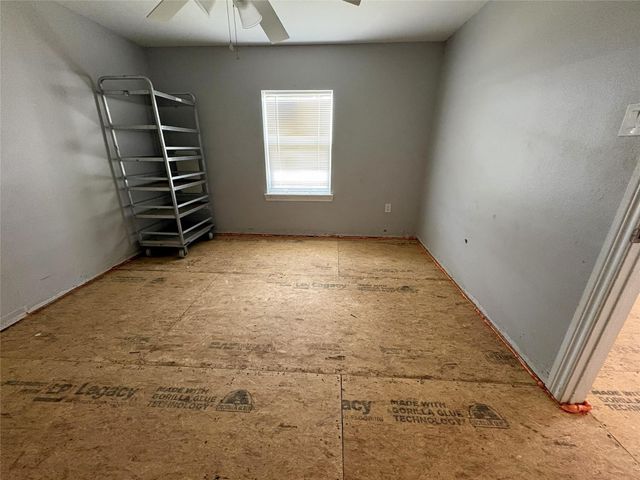 210 Vista Road, Pasadena, TX 77504