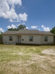 210 Vista Road, Pasadena, TX 77504