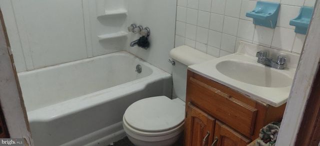 2756 HOWARD ST, Philadelphia, PA 19133