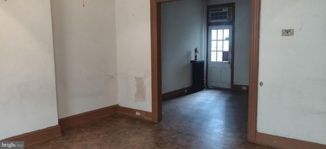 2756 HOWARD ST, Philadelphia, PA 19133
