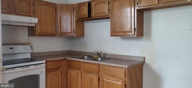 2756 HOWARD ST, Philadelphia, PA 19133