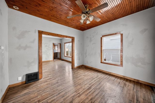 3300 AVENUE A, Council Bluffs, IA 51501