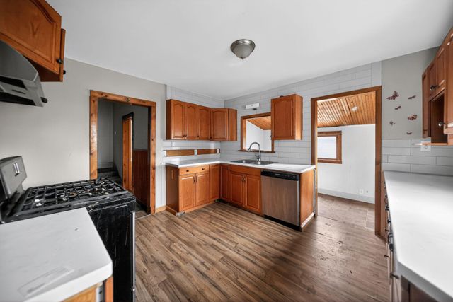 3300 AVENUE A, Council Bluffs, IA 51501