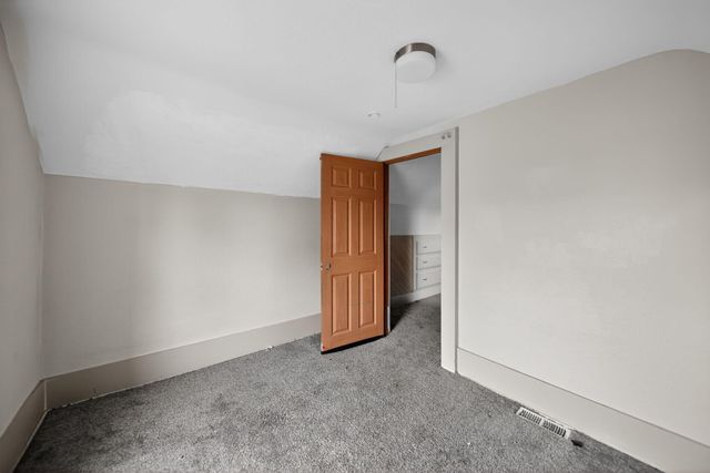 3300 AVENUE A, Council Bluffs, IA 51501