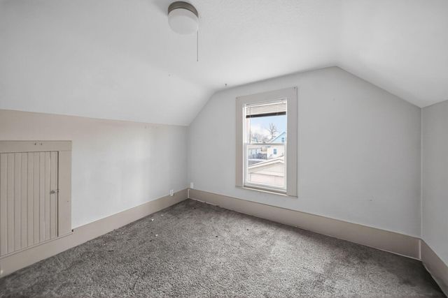 3300 AVENUE A, Council Bluffs, IA 51501