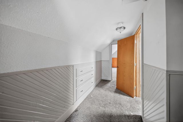 3300 AVENUE A, Council Bluffs, IA 51501